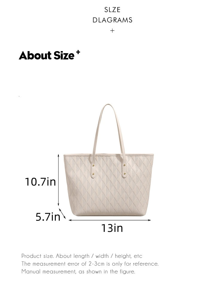 New large-capacity tote bag/shoulder bag with a sophisticated design, perfect for everyday commuting.