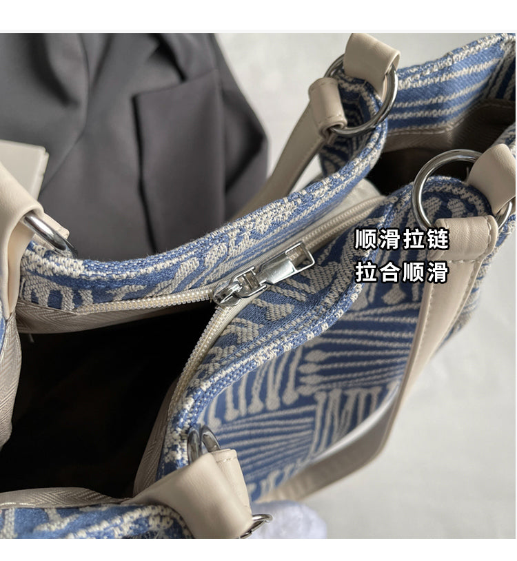 Stylish and spacious new women's shoulder bag, versatile and suitable for commuting or work, tote bag. Perfect as a birthday gift or other present.