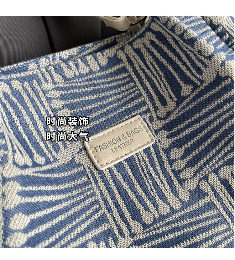 Stylish and spacious new women's shoulder bag, versatile and suitable for commuting or work, tote bag. Perfect as a birthday gift or other present.