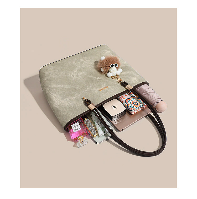 New tote bag, commuter bag, underarm bag, large capacity, handbag/shoulder bag, suitable for work commuting and college students.