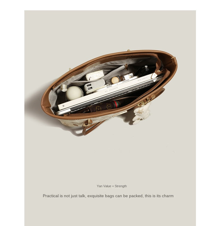 New niche handbag with large capacity for commuting to class, shoulder bag, or underarm bag.