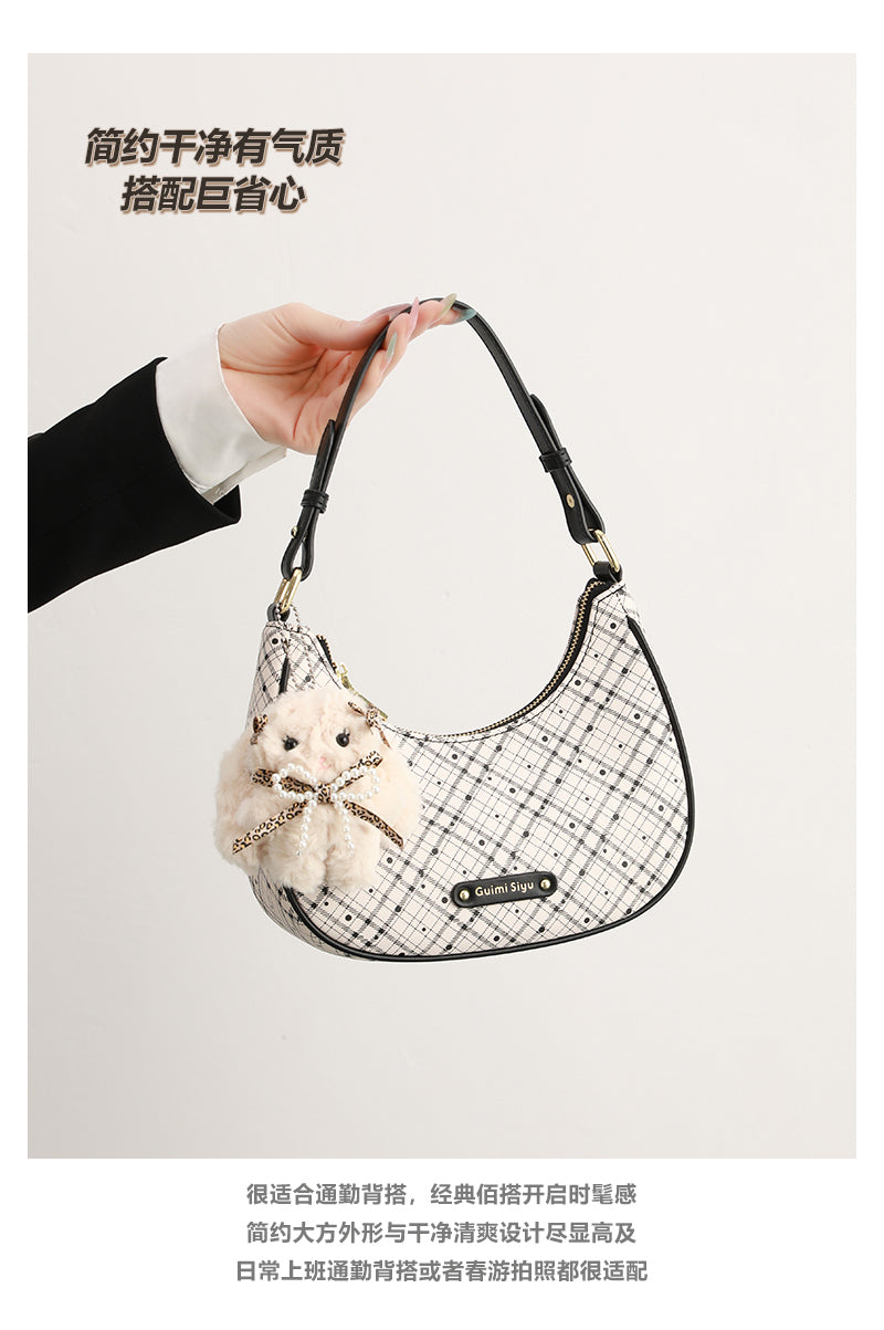 New Crescent Moon Bag, a stylish women's birthday gift, commuter shoulder bag, high-end design, perfect for mom or wife.