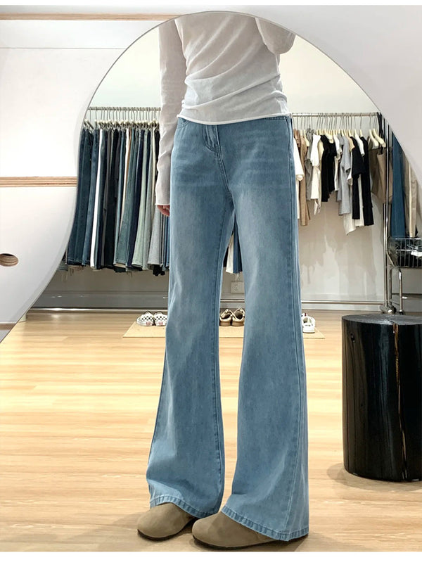 Light-colored stretch flared jeans for women, new autumn style, plus size, high-waisted, slimming, pear-shaped figure.