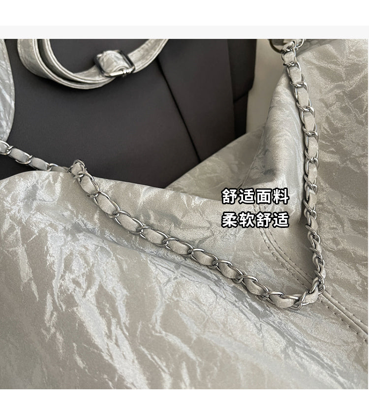 This year's trendy new women's shoulder bag, large capacity crossbody bag, commuter dumpling bag, perfect as a gift for mom, friend, or wife.