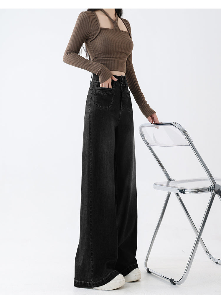 Women's black straight-leg jeans, plus size, loose fit, flattering for pear-shaped figures, perfect for autumn and winter.