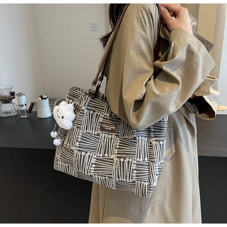 Stylish and spacious new women's shoulder bag, versatile and suitable for commuting or work, tote bag. Perfect as a birthday gift or other present.