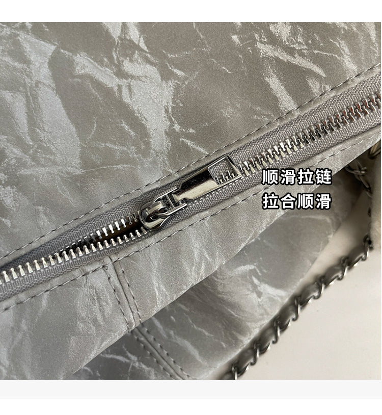 This year's trendy new women's shoulder bag, large capacity crossbody bag, commuter dumpling bag, perfect as a gift for mom, friend, or wife.