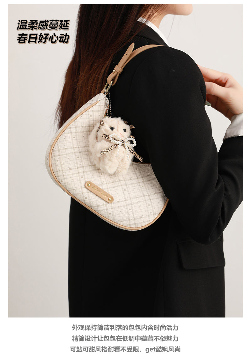 New Crescent Moon Bag, a stylish women's birthday gift, commuter shoulder bag, high-end design, perfect for mom or wife.