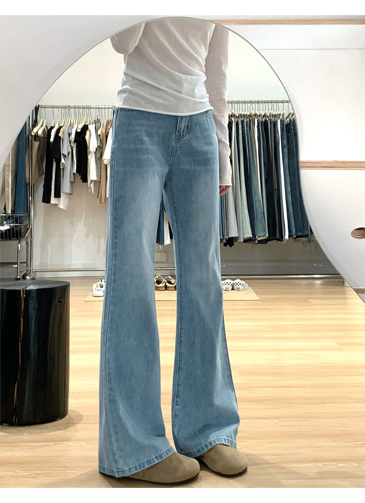 Light-colored stretch flared jeans for women, new autumn style, plus size, high-waisted, slimming, pear-shaped figure.