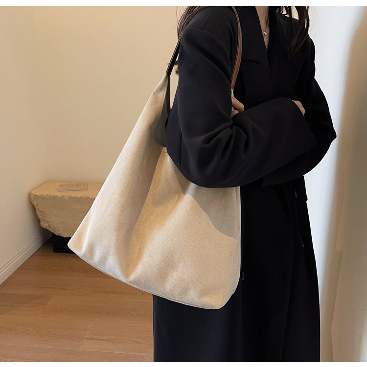 Retro-style frosted large women's bag, new summer style, large capacity shoulder bag, high-quality commuter tote bag