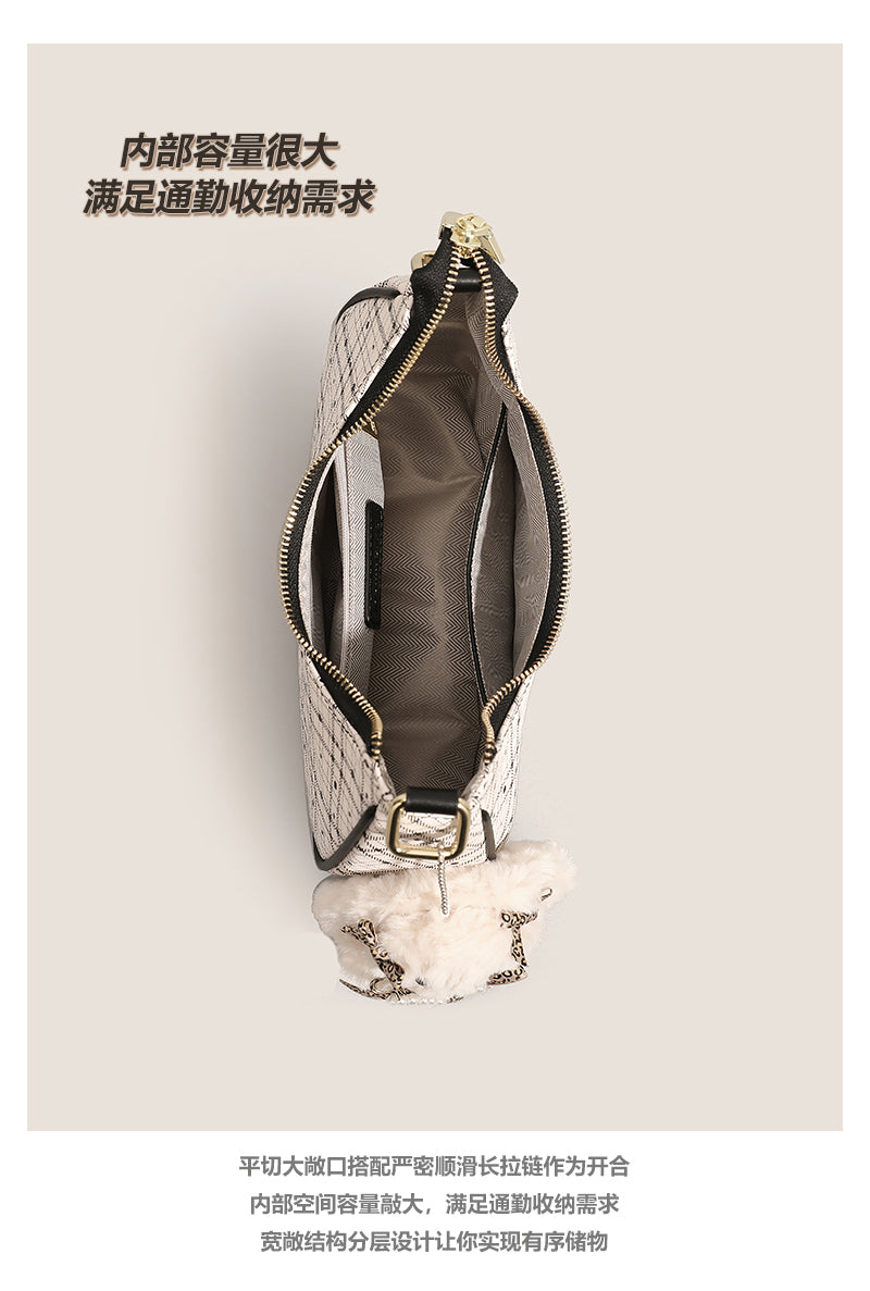 New Crescent Moon Bag, a stylish women's birthday gift, commuter shoulder bag, high-end design, perfect for mom or wife.