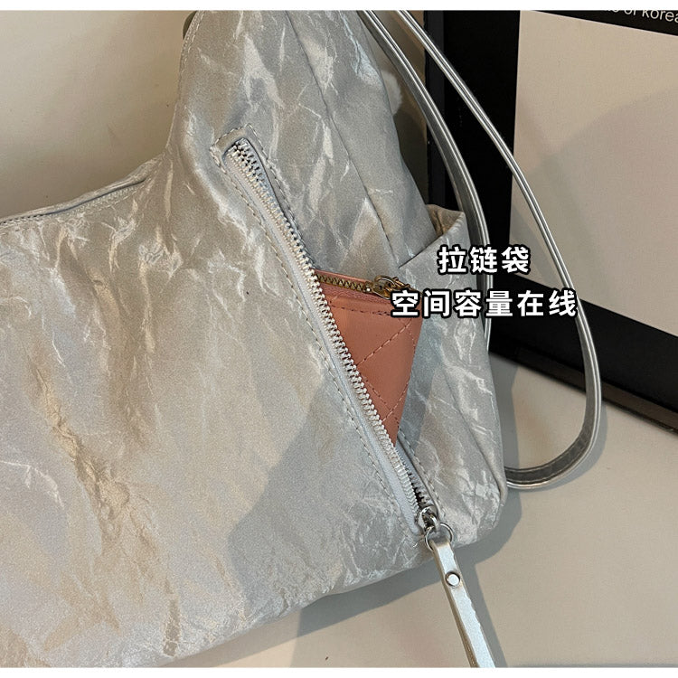 Multifunctional crossbody bag, new style, high-end commuter shoulder bag, large capacity tote bag, perfect as a birthday gift for mom, friends, or wife.