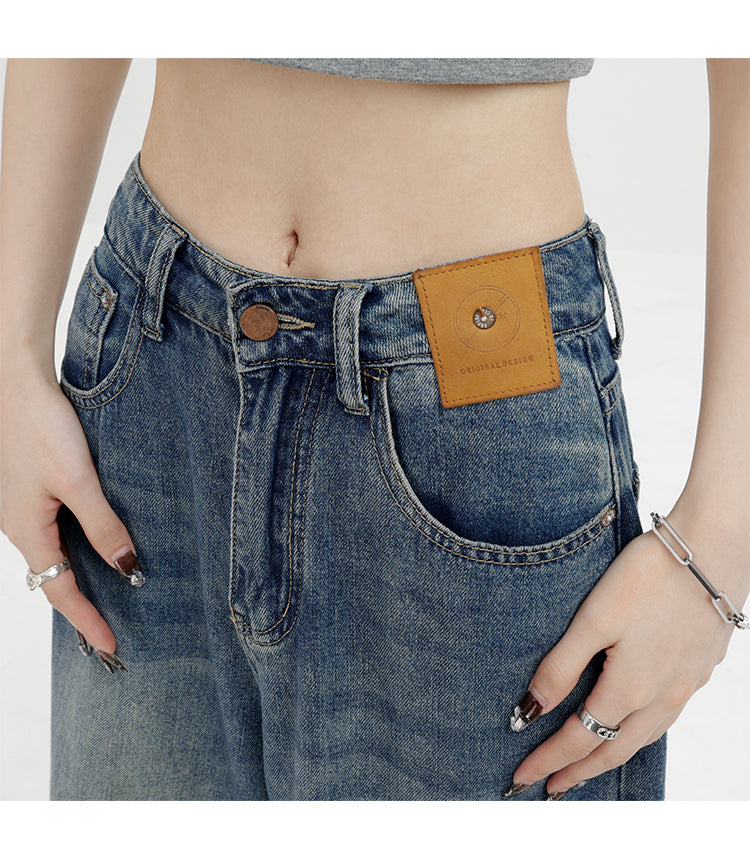 American retro blue straight-leg wide-leg jeans for women, casual and versatile, light-colored, floor-length trousers.