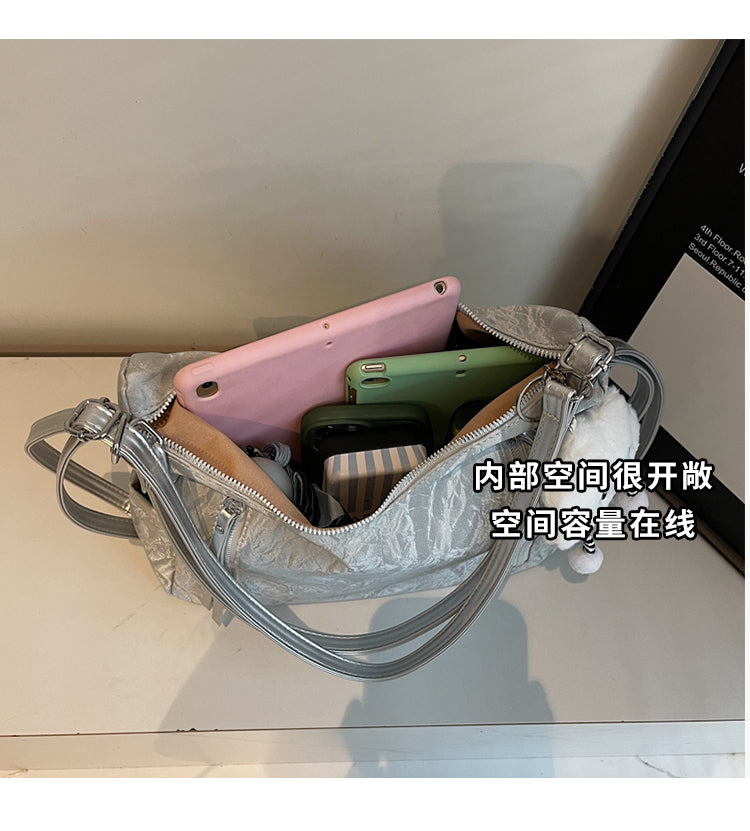 Multifunctional crossbody bag, new style, high-end commuter shoulder bag, large capacity tote bag, perfect as a birthday gift for mom, friends, or wife.