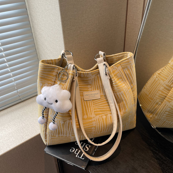 Stylish and spacious new women's shoulder bag, versatile and suitable for commuting or work, tote bag. Perfect as a birthday gift or other present.