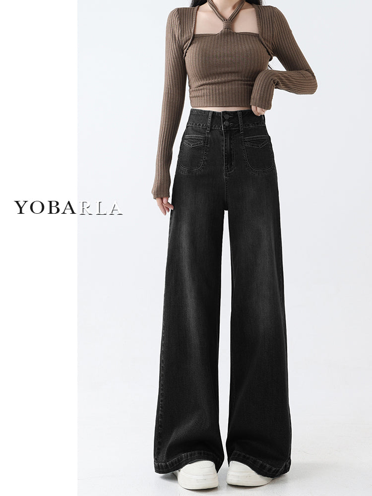 Women's black straight-leg jeans, plus size, loose fit, flattering for pear-shaped figures, perfect for autumn and winter.