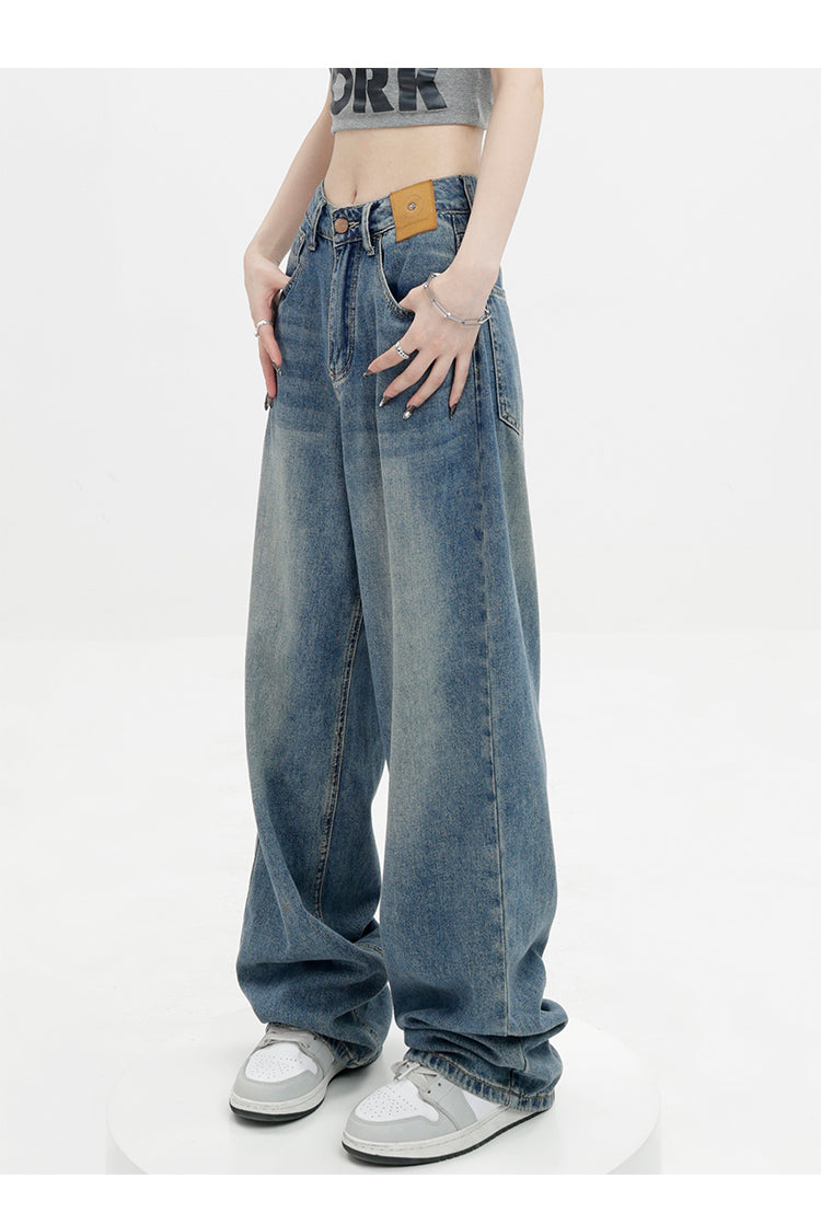 American retro blue straight-leg wide-leg jeans for women, casual and versatile, light-colored, floor-length trousers.