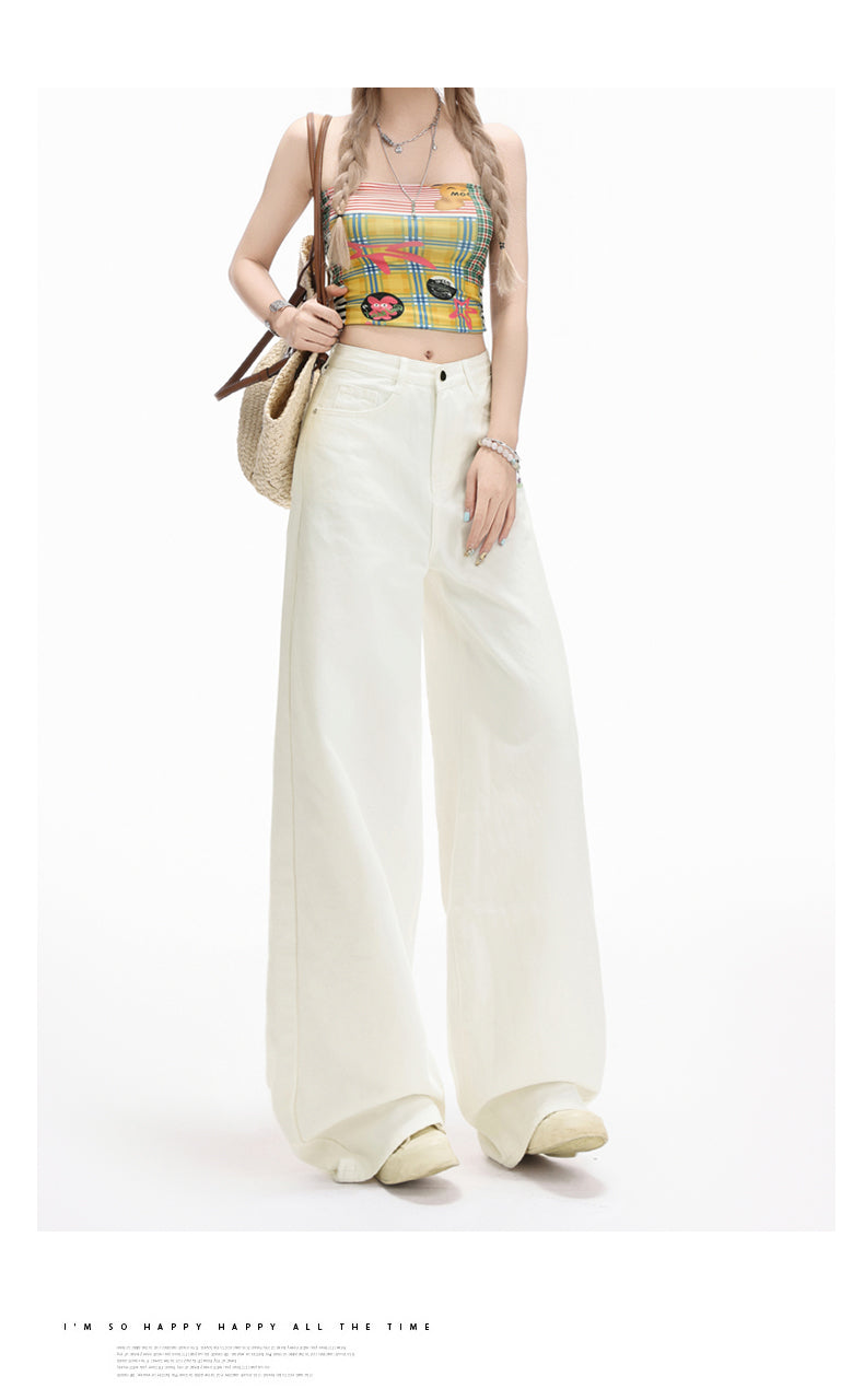 Stylish black high-waisted wide-leg jeans for women with pear-shaped figures, loose-fitting straight leg.