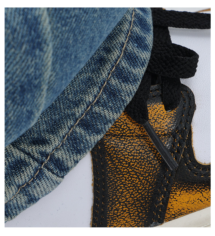 American retro blue straight-leg wide-leg jeans for women, casual and versatile, light-colored, floor-length trousers.