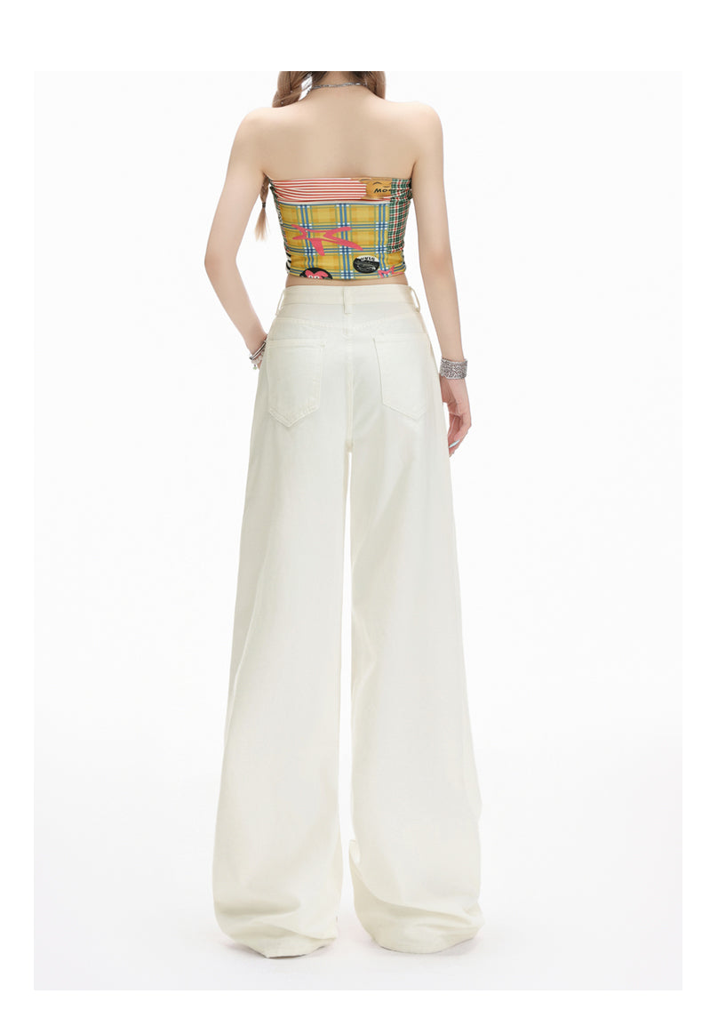 Stylish black high-waisted wide-leg jeans for women with pear-shaped figures, loose-fitting straight leg.