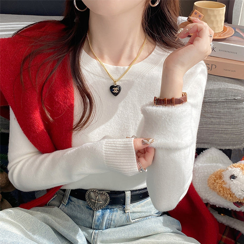 New autumn/winter style fleece-lined, thickened round neck sweater for women, solid color, soft and cozy knitted base layer top.