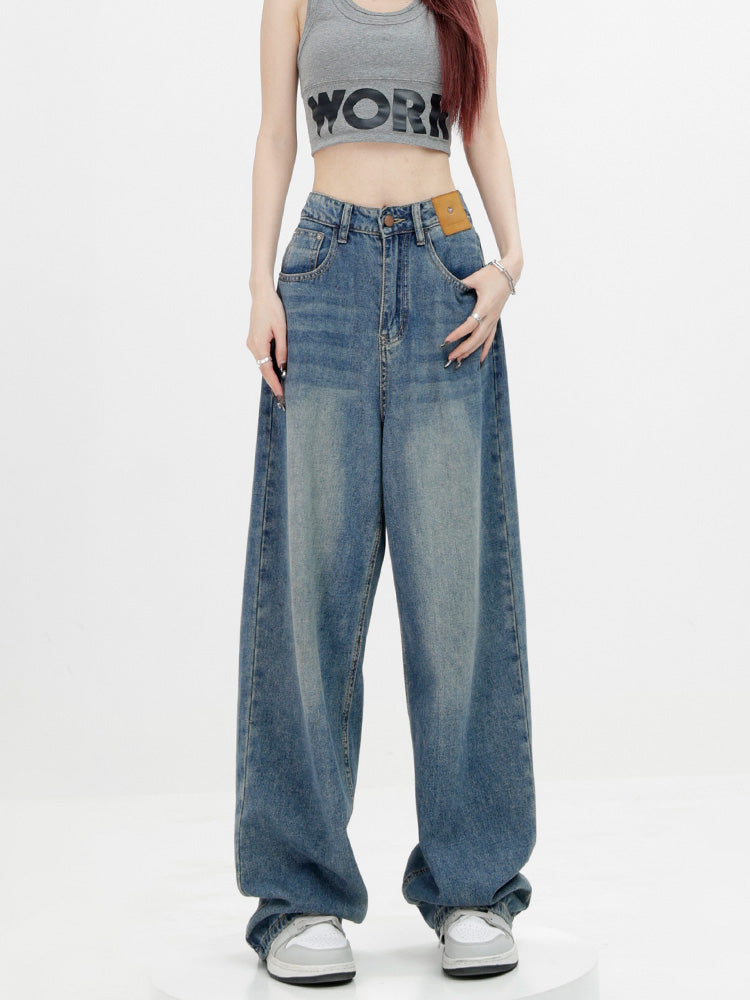American retro blue straight-leg wide-leg jeans for women, casual and versatile, light-colored, floor-length trousers.