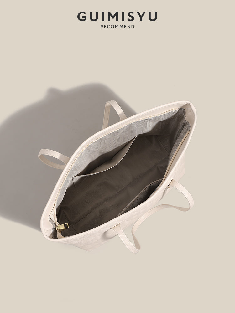 New large-capacity tote bag/shoulder bag with a sophisticated design, perfect for everyday commuting.