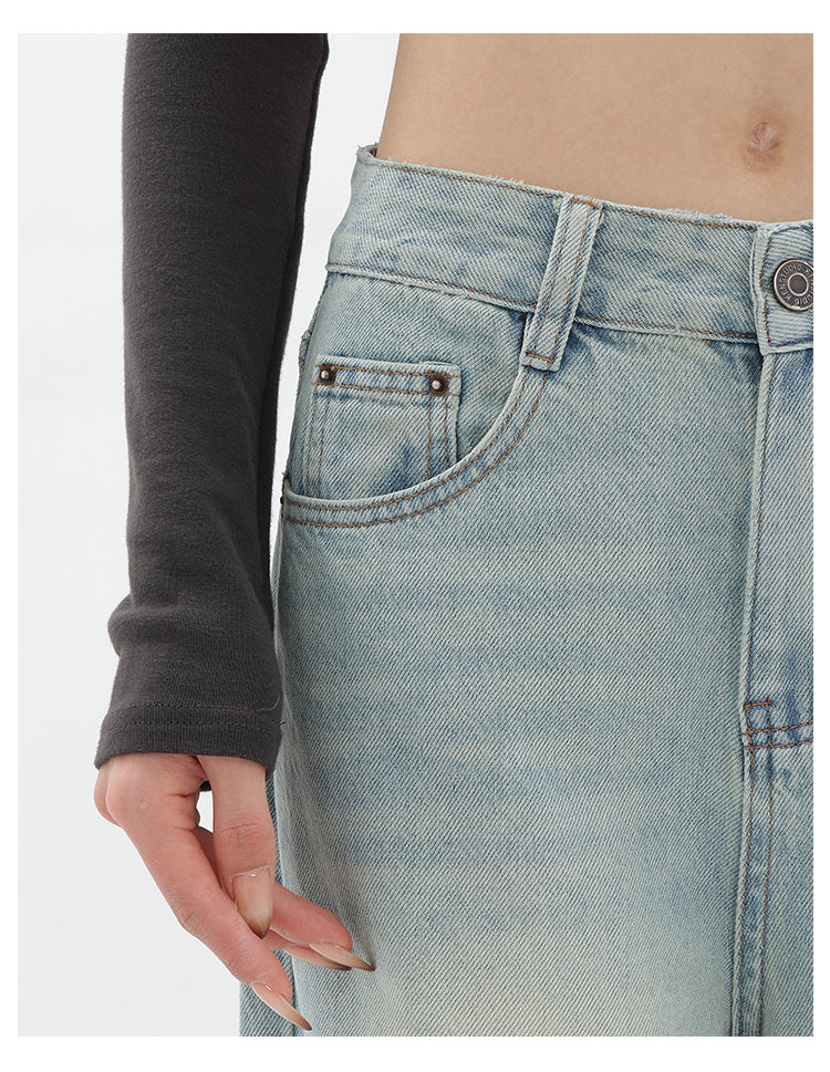 American retro blue straight-leg wide-leg jeans for women, casual and versatile, light-colored, floor-length trousers.