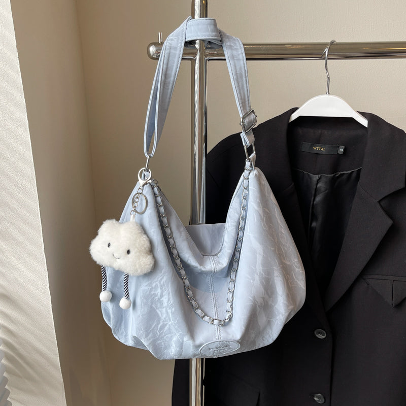 This year's trendy new women's shoulder bag, large capacity crossbody bag, commuter dumpling bag, perfect as a gift for mom, friend, or wife.