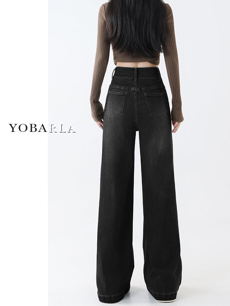 Women's black straight-leg jeans, plus size, loose fit, flattering for pear-shaped figures, perfect for autumn and winter.